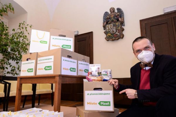 Poděkování od města putovalo zaměstnancům EUC Kliniky Plzeň Poděkování od města putovalo zaměstnancům EUC Kliniky Plzeň