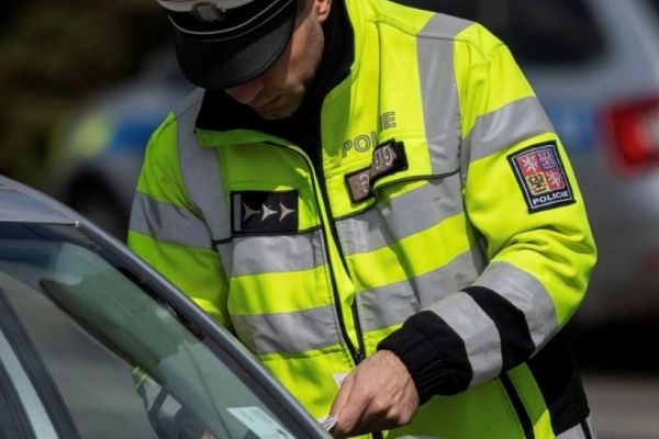Nelegální tuningový sraz se přesunul z Prahy do Brna. Policie řešila stovky přestupků