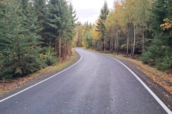 Řidiči na Klatovsku si oddechnou. Silnice mezi Slatinou a Chanovicemi je opět průjezdná