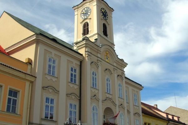 Rokycany povede koalice čtyř uskupení. Starostou má zůstat Tomáš Rada, většina má 15 hlasů