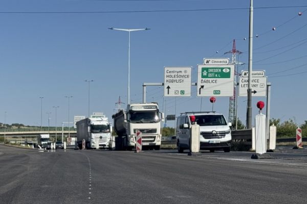 Kbelská vstupuje do poslední etapy oprav. Sjezd do Veselské je uzavřen do 23. října