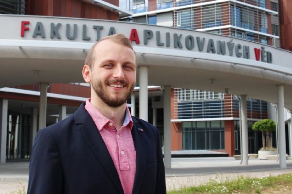 Vynikající studenti vysokých škol v Plzni získali stipendia