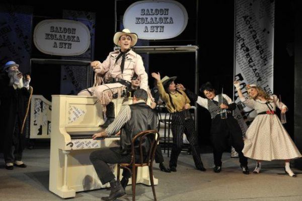 Limonádový Joe zavítzá na kamenický zámek