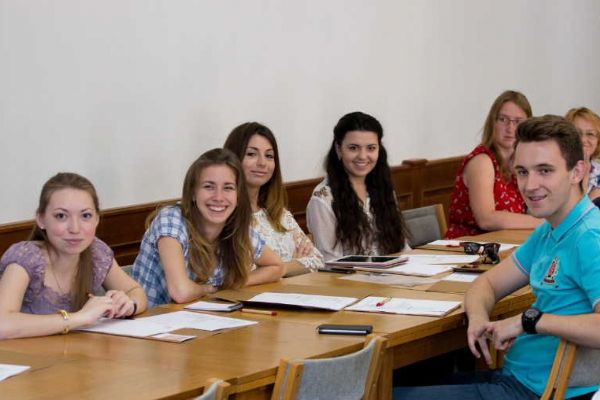 Žáci a studenti převzali na Nové radnici ocenění za účast v programu Mezinárodní cena vévody z Edinburghu