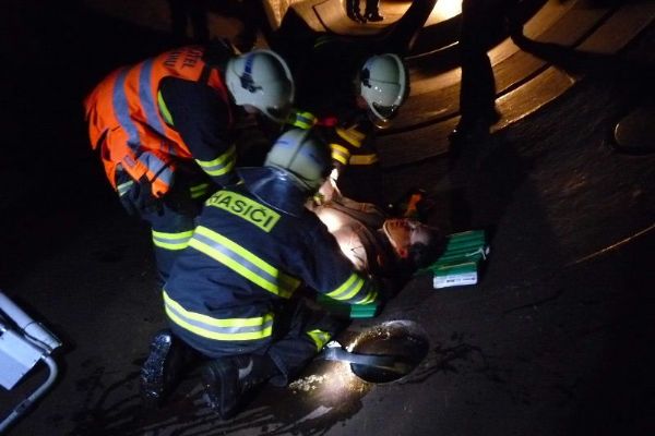 V Dalešicích cvičně zachraňovali zraněného