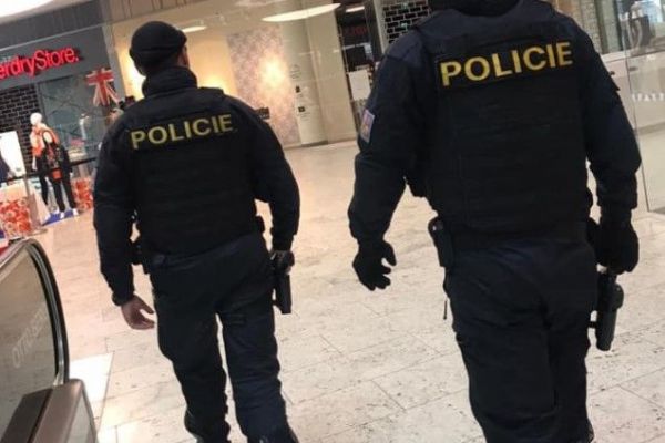 Požár Kovošrotu v České Lípě prověřuje služba kriminální policie a vyšetřování