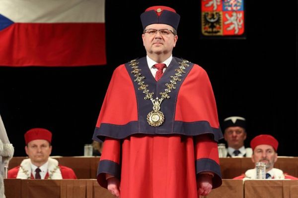 Miroslav Lávička jediným kandidátem na rektora ZČU v Plzni, volba proběhne v listopadu