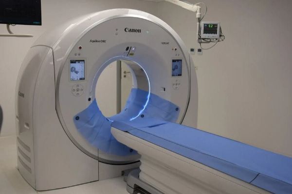 Benešovská nemocnice modernizovala CT pracoviště, nový přístroj s AI zrychlí diagnostiku