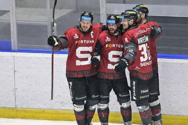 Bolestivý večer pro Škodovku. Sparta po trestu v přesilovkách vrací sérii do Prahy