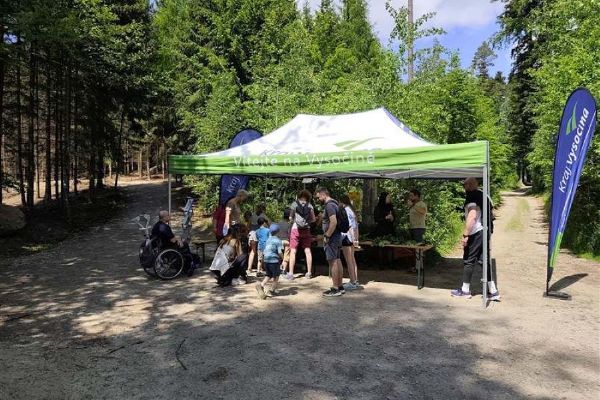 Den otevřených lesů u Jihlavy přilákal stovky návštěvníků. Představil práci lesníků i život v přírodě
