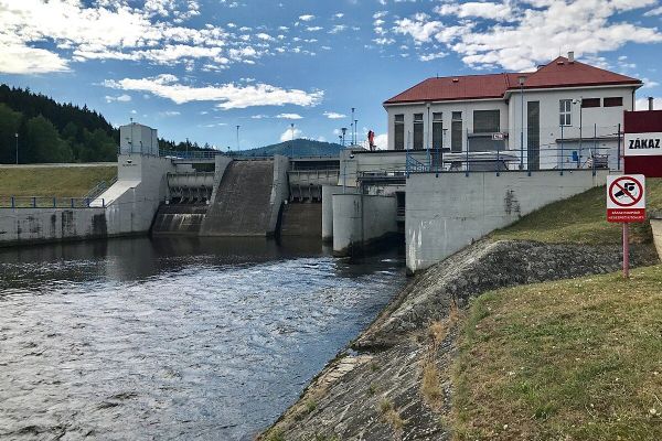 Desítky výpustí ohrožují Lipno