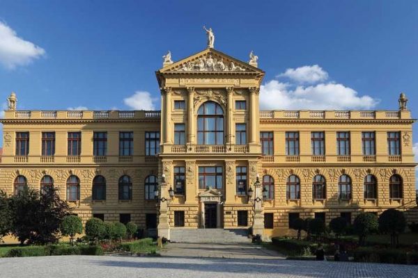 Langweilův model je zpět. Muzeum Prahy po rekonstrukci otevírá nové expozice