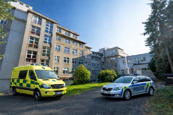 Muž v léčebně u Rokycan zemřel po pádu z okna, policie cizí zavinění vyloučila