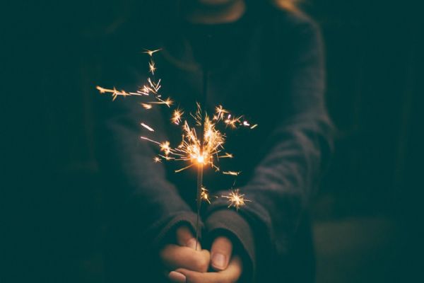 Na Silvestra v Plzni záchranáři vyjeli 275×, desítky hlášení na pyrotechniku