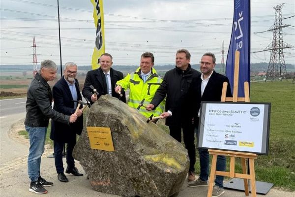 Obchvat Slavětic uleví obci a připraví trasu pro dopravu k Dukovanům