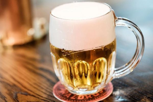 Plzeňský Prazdroj láká na nový kurz čepování piva
