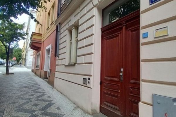 Praha 2 mapuje přístupnost téměř tří tisíc obecních bytů pro lidi s hendikepem