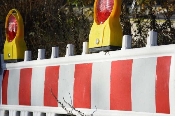 Pražská třída v Českých Budějovicích uzavřena: rekonstrukce mostu a objížďky pro kamiony