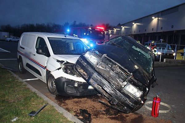 Smykem až na firemní parkoviště - škoda za 800 tisíc korun