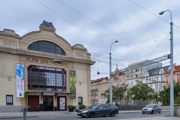 Únor nabitý kulturou v Moving Station, divadlo, tanec, filmy i program pro děti