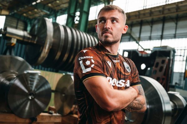 Viktoria představila odvážné venkovní dresy. Odkazují na práci, průmysl i plzeňské pivo