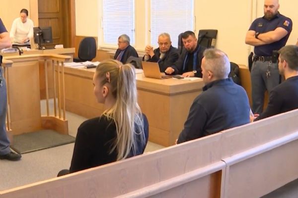 Vrchní soud potvrdil tresty za vraždu starosty hřebíkovačkou