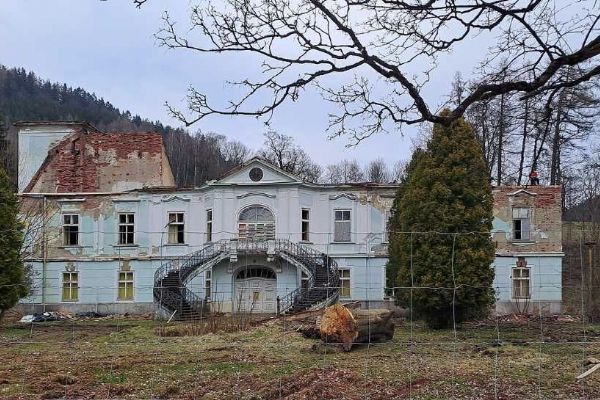 „Zámek v Horním Maršově ožije díky domovu pro seniory“