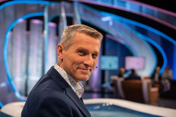 Zázraky? Věda! Do Domažlic míří zábavná talk show s Vladimírem Kořenem