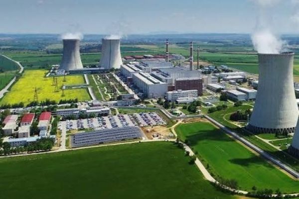 ZČU v Plzni připravuje odborníky pro Dukovany i Temelín. Do energetiky jich míří tisíce