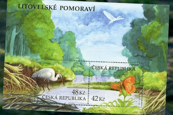 Příroda Litovelského Pomoraví na nových známkách. Perleťovec a volavka teď i na poště!