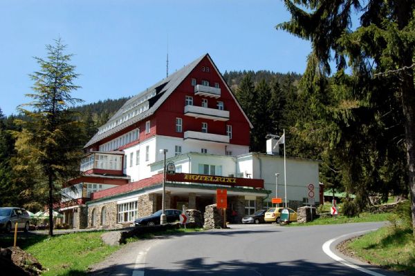 Část areálu bývalého hotelu Rixi jde do aukce za 27 milionů!