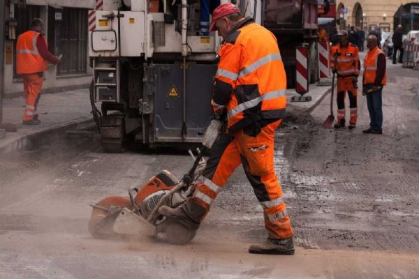 Dopravní omezení v Moravskoslezském kraji: Rekonstrukce mostů a tramvajové trati