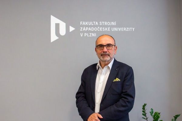 Duchek zůstává v čele strojní fakulty. Chce posílit energetiku, výzkum i spolupráci s firmami