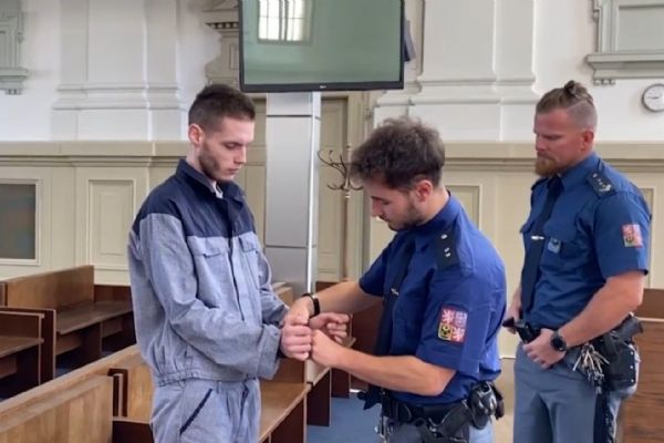 Grossmannův trest za podvodné vstupenky prodloužen o rok