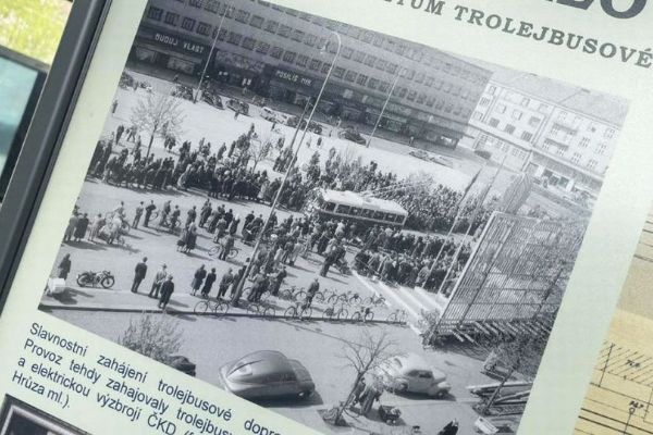 Hradecká veřejná doprava slaví 90 let