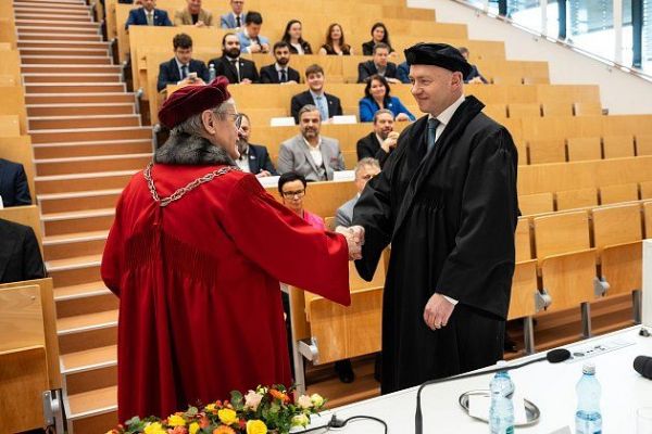 Milan Štengl byl inaugurován děkanem Lékařské fakulty UK v Plzni