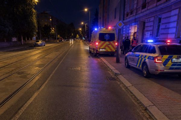 Na Slovanech našli v bytě mrtvého muže. Policie prověřuje pravděpodobnou sebevraždu střelnou zbraní