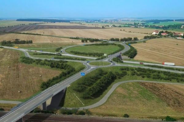 Největší silniční stavba v kraji se blíží. Spojnice D5 a I/26 u Stoda se začne stavět v roce 2028