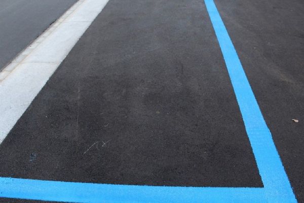 Praha 7: Obyvatelé jednoznačně odmítli zdražení parkovného v modrých zónách