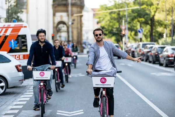 Praha napočítala v roce 2025 5,6 milionu průjezdů kol. Nejvíc podél Vltavy u Modřan