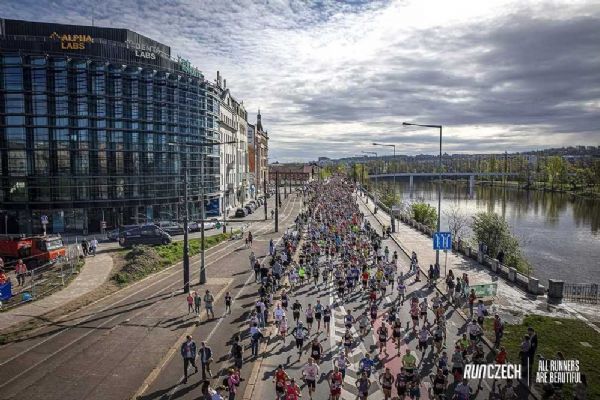Půlmaraton v Praze: 16 tisíc běžců, uzavírky a online zdravotní karta
