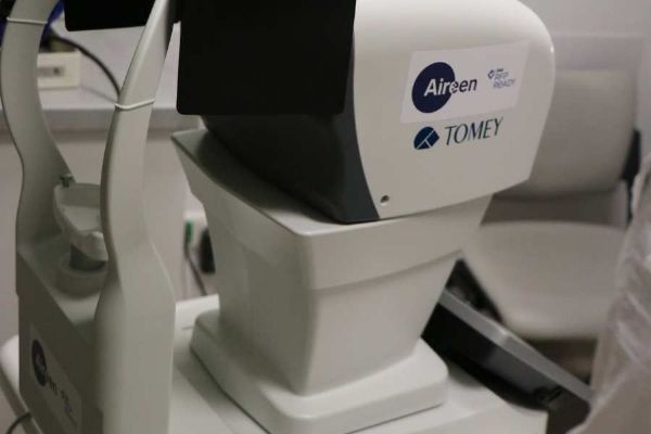 Revoluce v péči o zrak: Oční kamera s umělou inteligencí chrání pacienty v Novém Městě