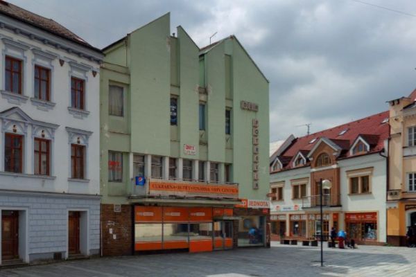 Tachov zbourá chátrající Dům potravin na náměstí. Vznikne dům s hotelem a gastro