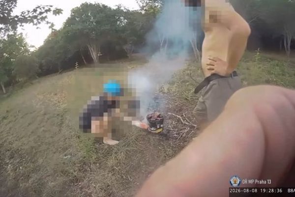 V Praze lidé porušují zákaz ohňů. Strážníci řeší grilování i nedopalky v parcích
