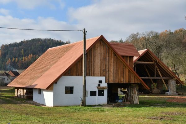 Zachránil cihelnu vlastníma rukama. Památka na Klatovsku unikla demolici a míří za oceněním