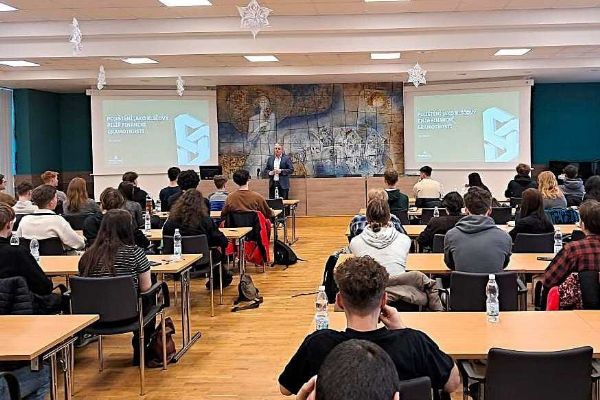 Ekonomická olympiáda v Jihočeském kraji: z 1 937 žáků postoupilo 93 nejlepších