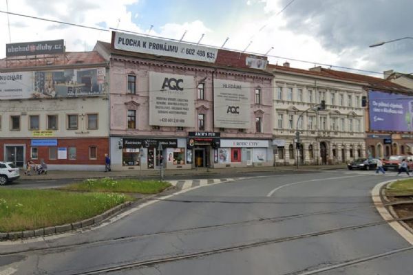 Majitelé reklam mají poslední týdny. Do konce června musí splnit nová pravidla, jinak hrozí milionové pokuty