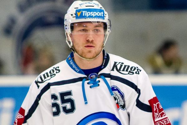 Plzeň 6:2, čtyři výhry v řadě, Kvasnička odvezen s otřesem mozku