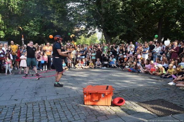 Plzeň ožije pouličním uměním. Pilsen Busking Fest se 3.-6. září stěhuje do sadového okruhu