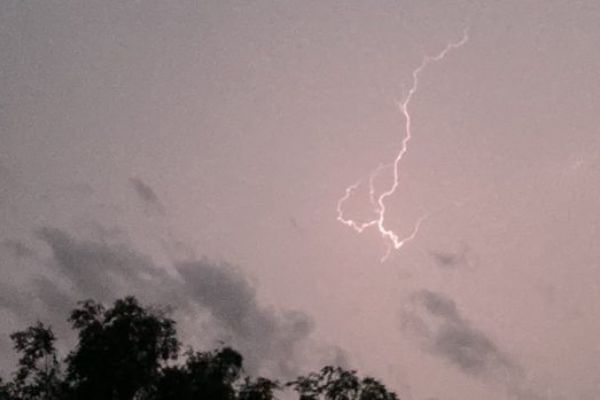 Ticho před bouří nad Plzeňskem? Slunce a vedro mohou během pár hodin vystřídat vichr a kroupy